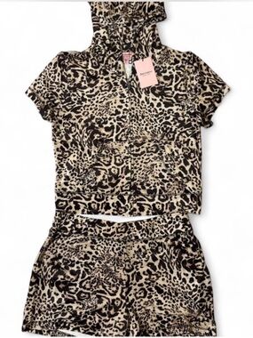 Juicy Couture Beige & Black Leopard Short Sleeve Hoodie Set